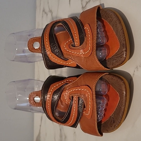 Think! Brown Burnt Orange Leather Sandals with Curved Straps EU 38 US 7.5 Boho - Picture 3 of 12